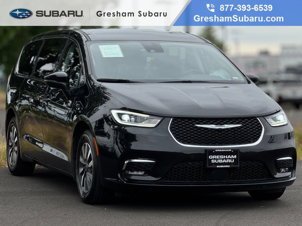 Used 2023 Chrysler Pacifica Touring-L FWD image 1