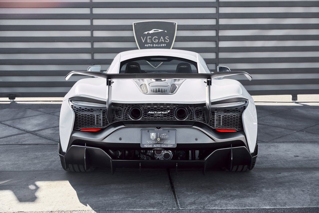 Used 2023 McLaren Artura RWD image 27