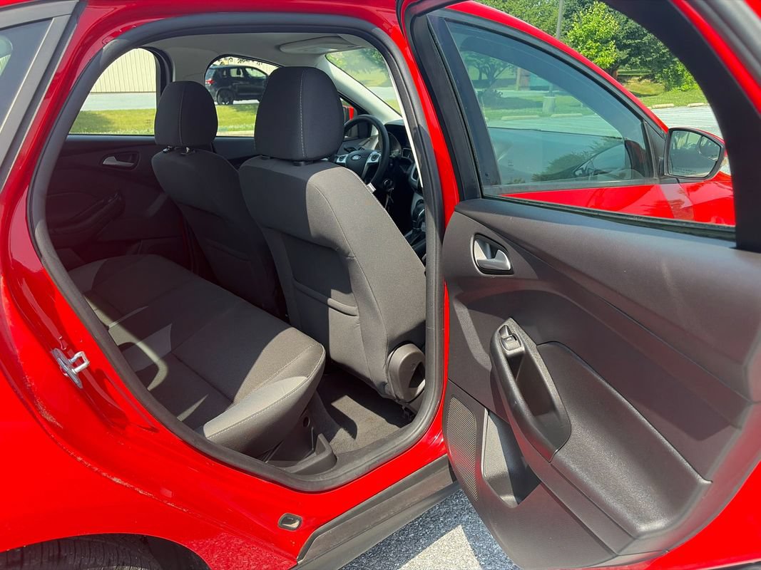 Used 2014 Ford Focus SE FWD image 13