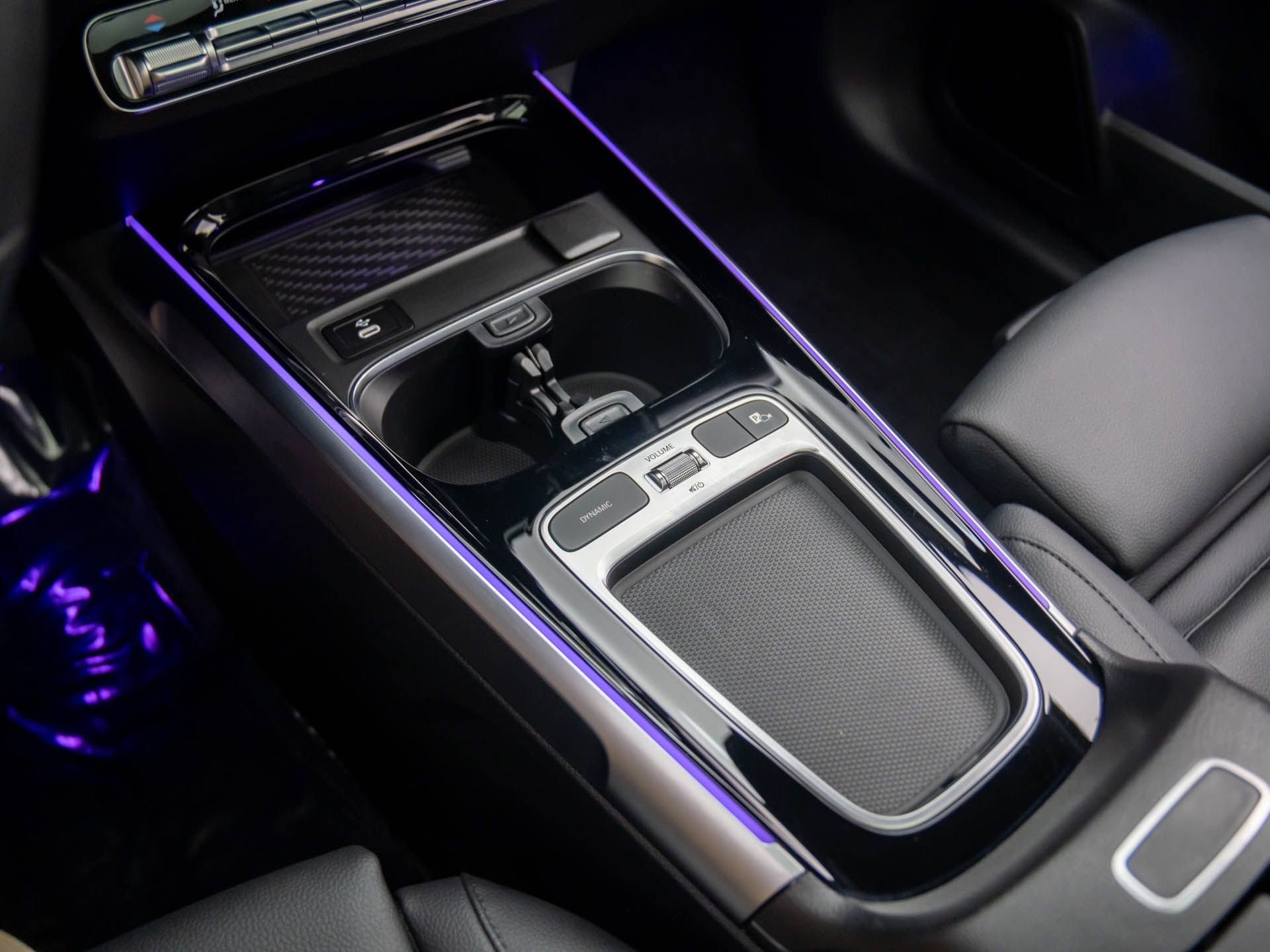 Certified 2024 Mercedes-Benz GLB 250 4MATIC w/ Exclusive Package image 14