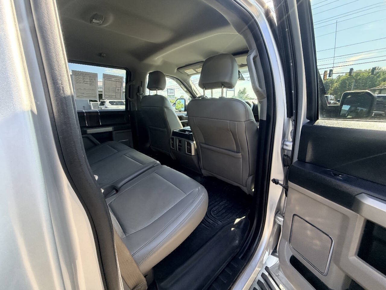 Used 2015 Ford F150 Lariat w/ Equipment Group 502A Luxury AWD/4WD image 49