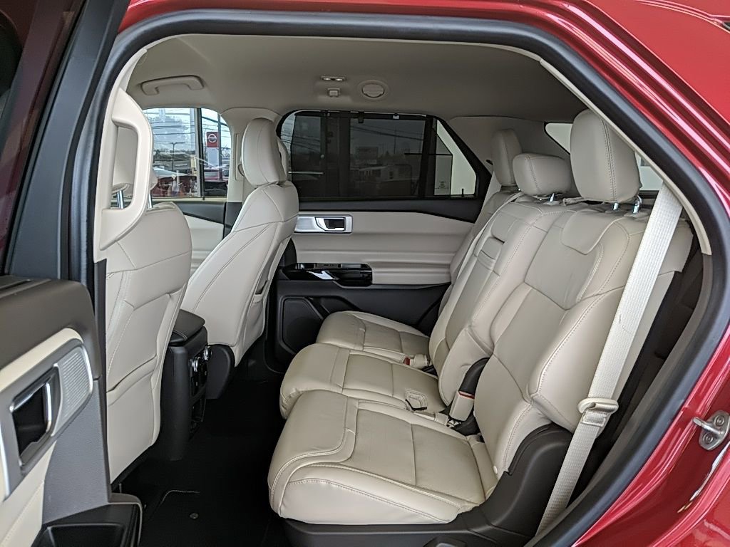 Used 2022 Ford Explorer Platinum w/ Equipment Group 601A image 11