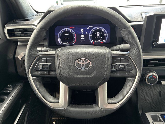 Used 2025 Toyota Tacoma TRD Sport image 16