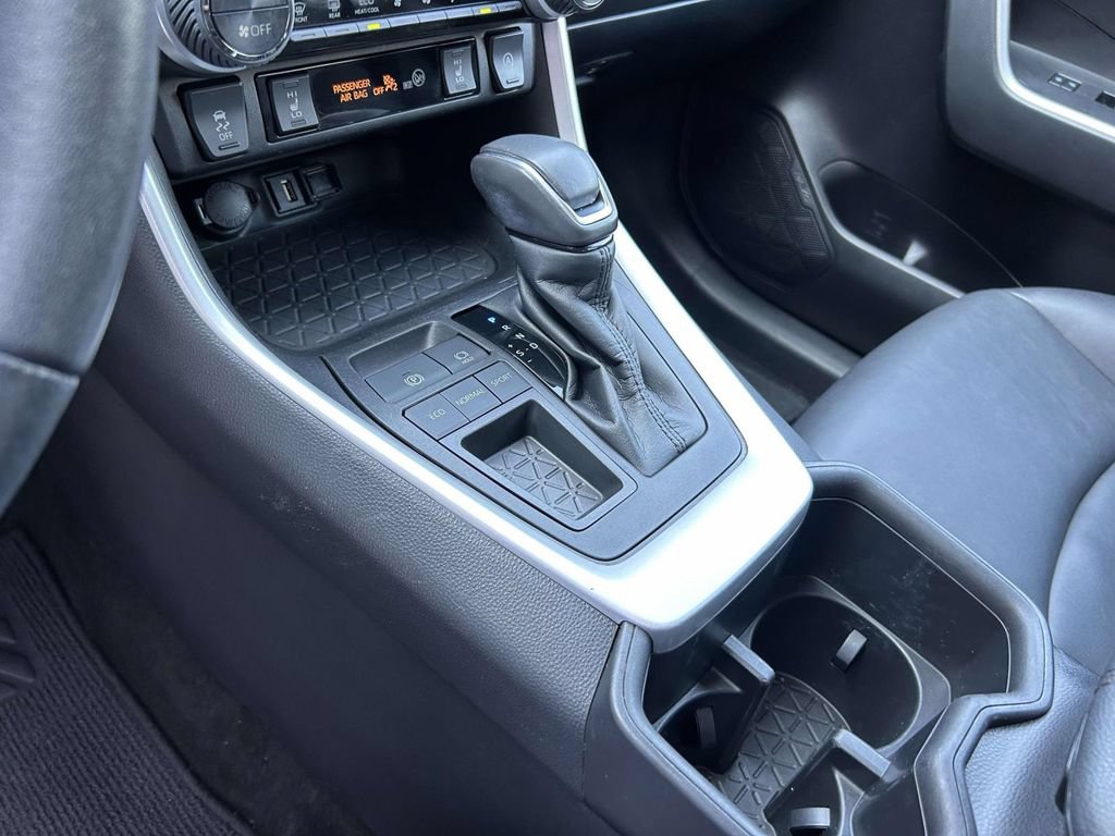 Used 2022 Toyota RAV4 XLE Premium FWD image 15