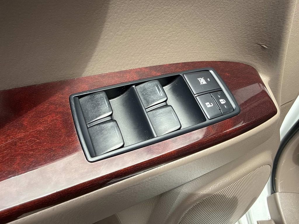 Used 2015 Lexus GX 460 w/ Premium Package image 24