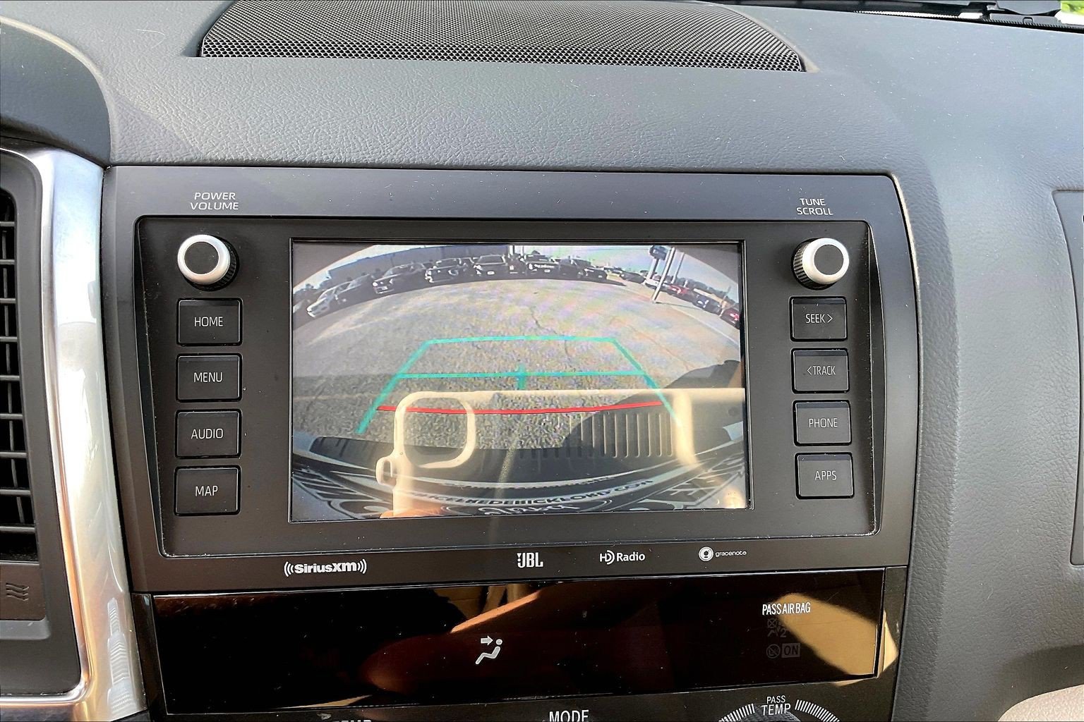 Used 2021 Toyota Sequoia Platinum AWD/4WD image 21