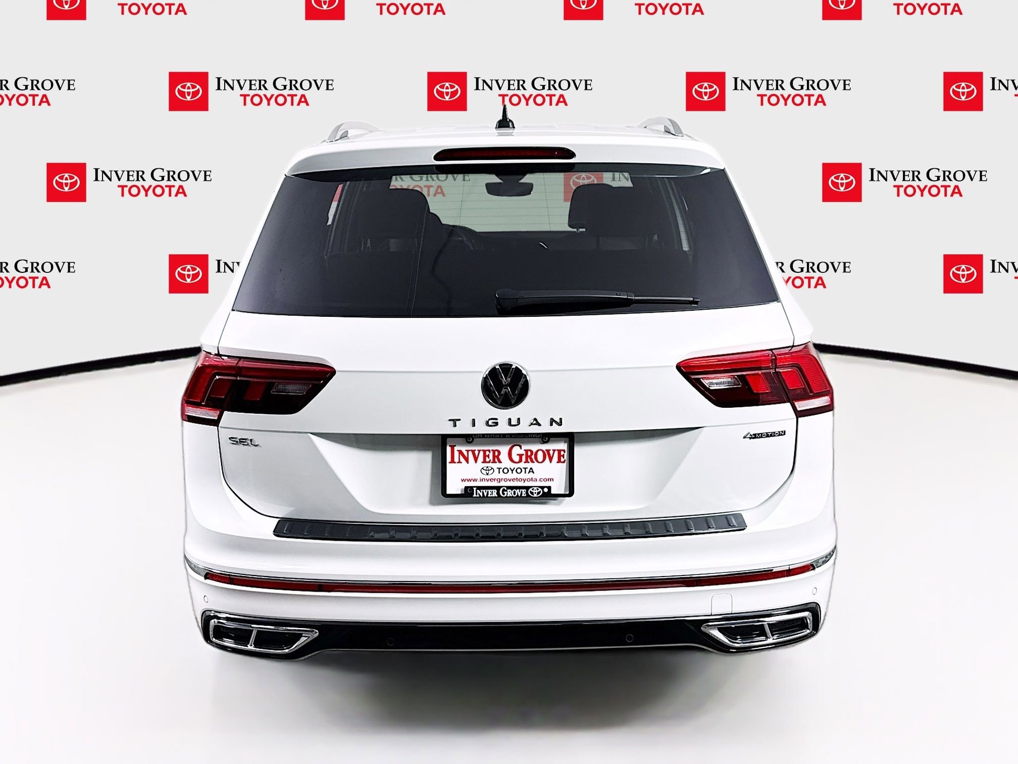 Used 2022 Volkswagen Tiguan SEL R-Line AWD/4WD image 6