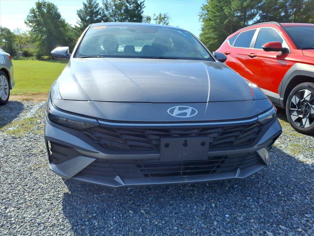 Used 2024 Hyundai Elantra SEL FWD image 9