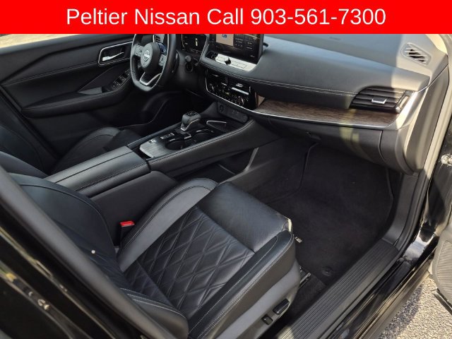 Used 2024 Nissan Rogue Platinum w/ Platinum Premium Package FWD image 12