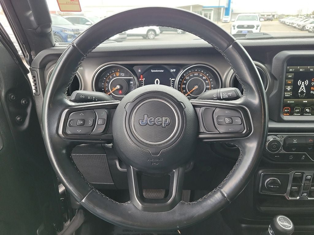 Used 2022 Jeep Gladiator Sport AWD/4WD image 19