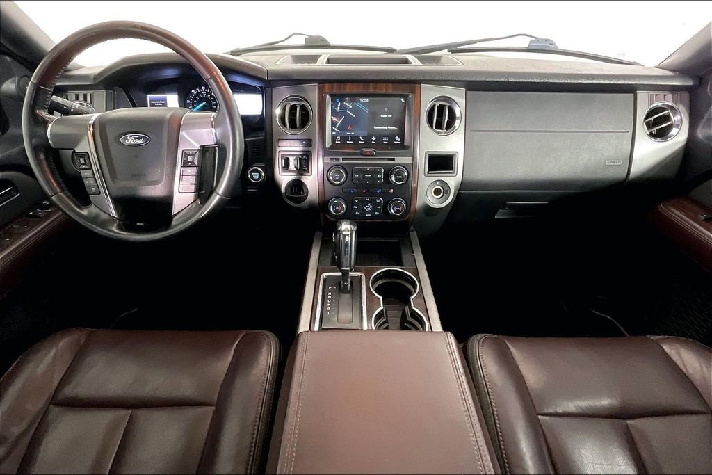 Used 2016 Ford Expedition Platinum RWD image 21