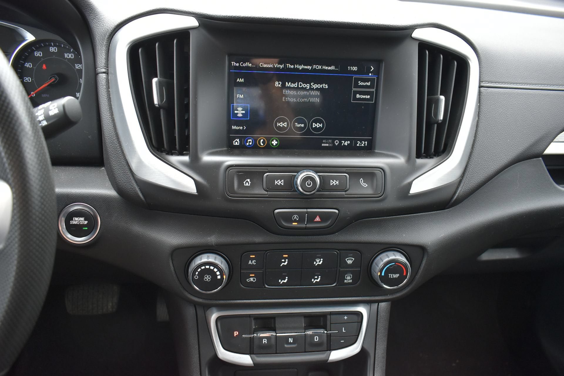 Used 2024 GMC Terrain SLE w/ LPO, Floor Liner Package AWD/4WD image 23