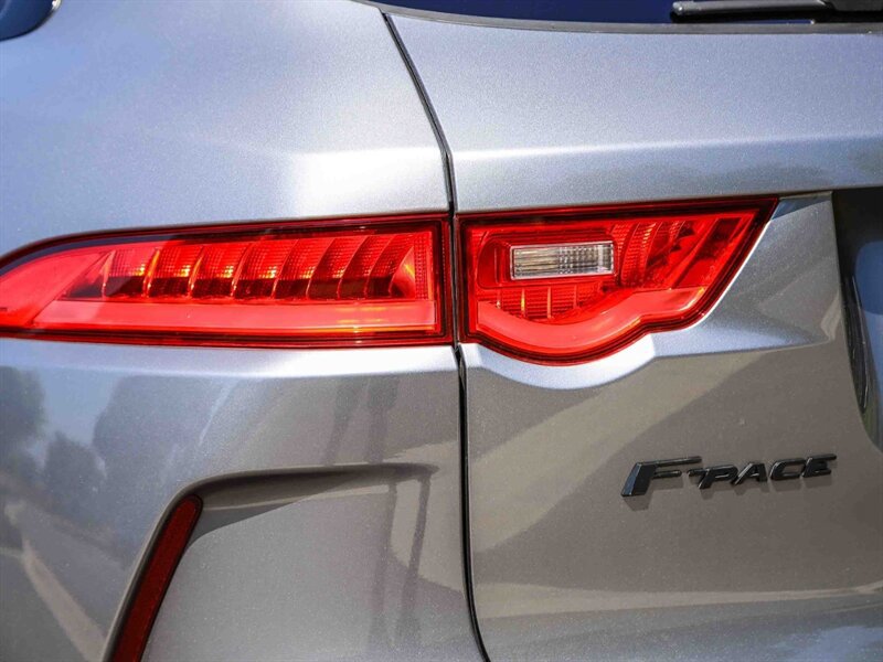 Used 2020 Jaguar F-PACE SVR AWD/4WD image 15
