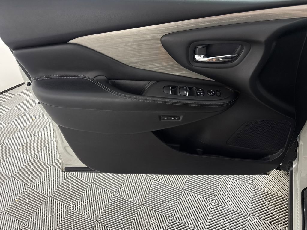 Used 2017 Nissan Murano Platinum w/ Platinum Technology Package image 10