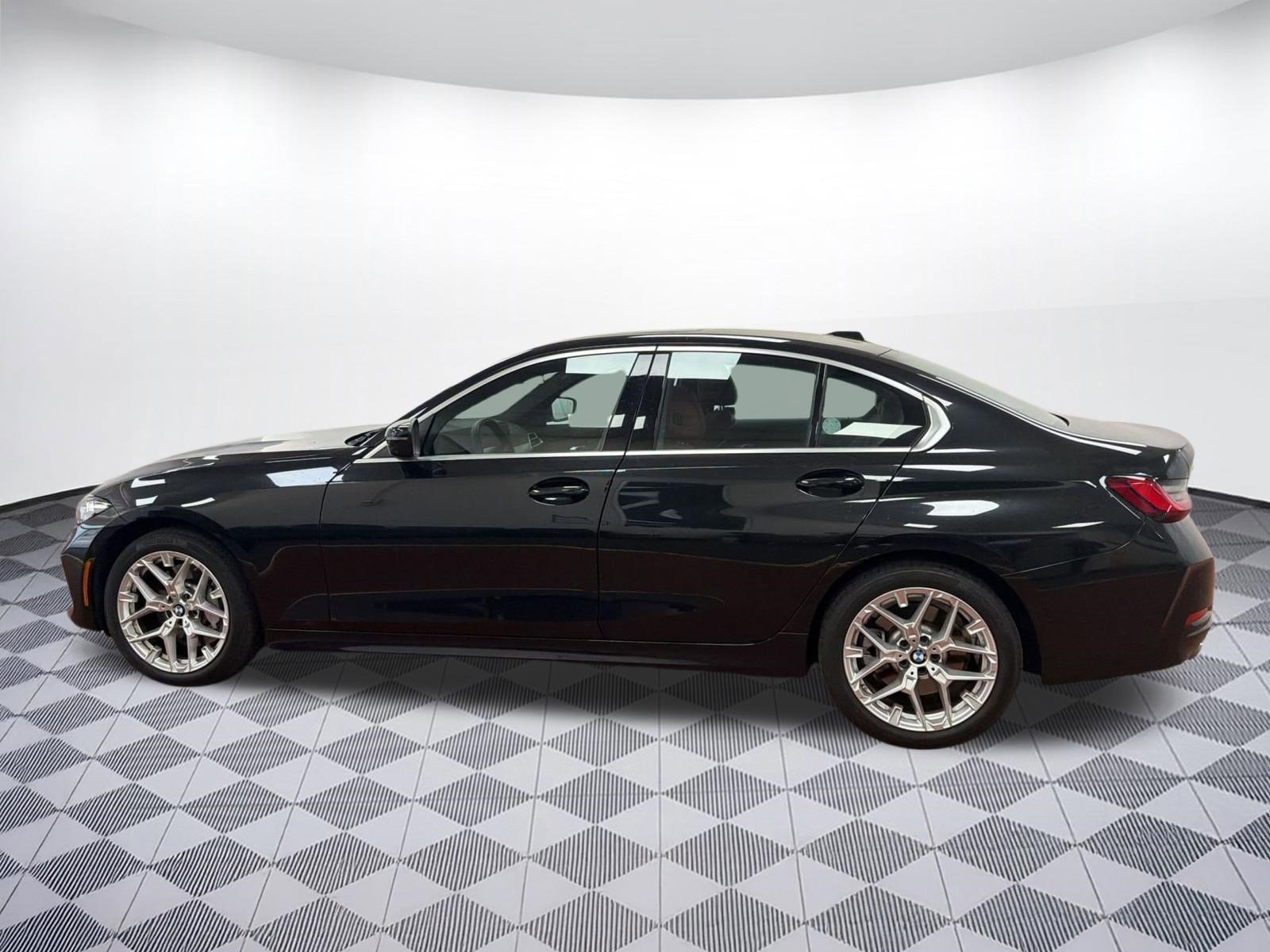 Certified 2025 BMW 330i xDrive Sedan AWD/4WD image 2