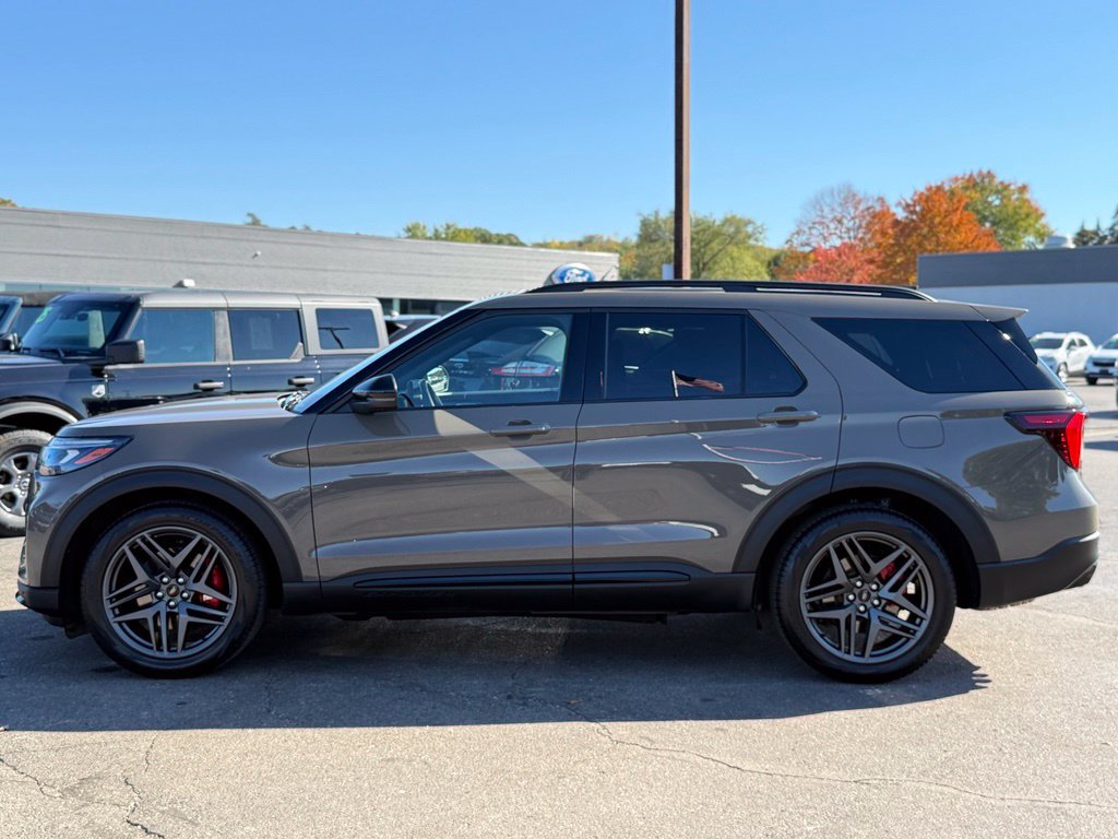 Used 2026 Ford Explorer ST w/ Sun And Sound Package AWD/4WD image 38