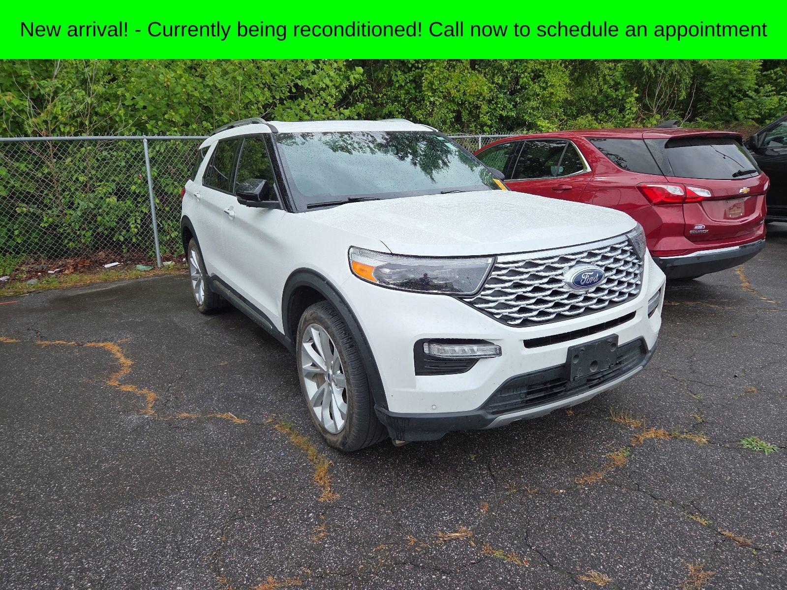 Used 2024 Ford Explorer Platinum w/ Technology Package AWD/4WD image 2