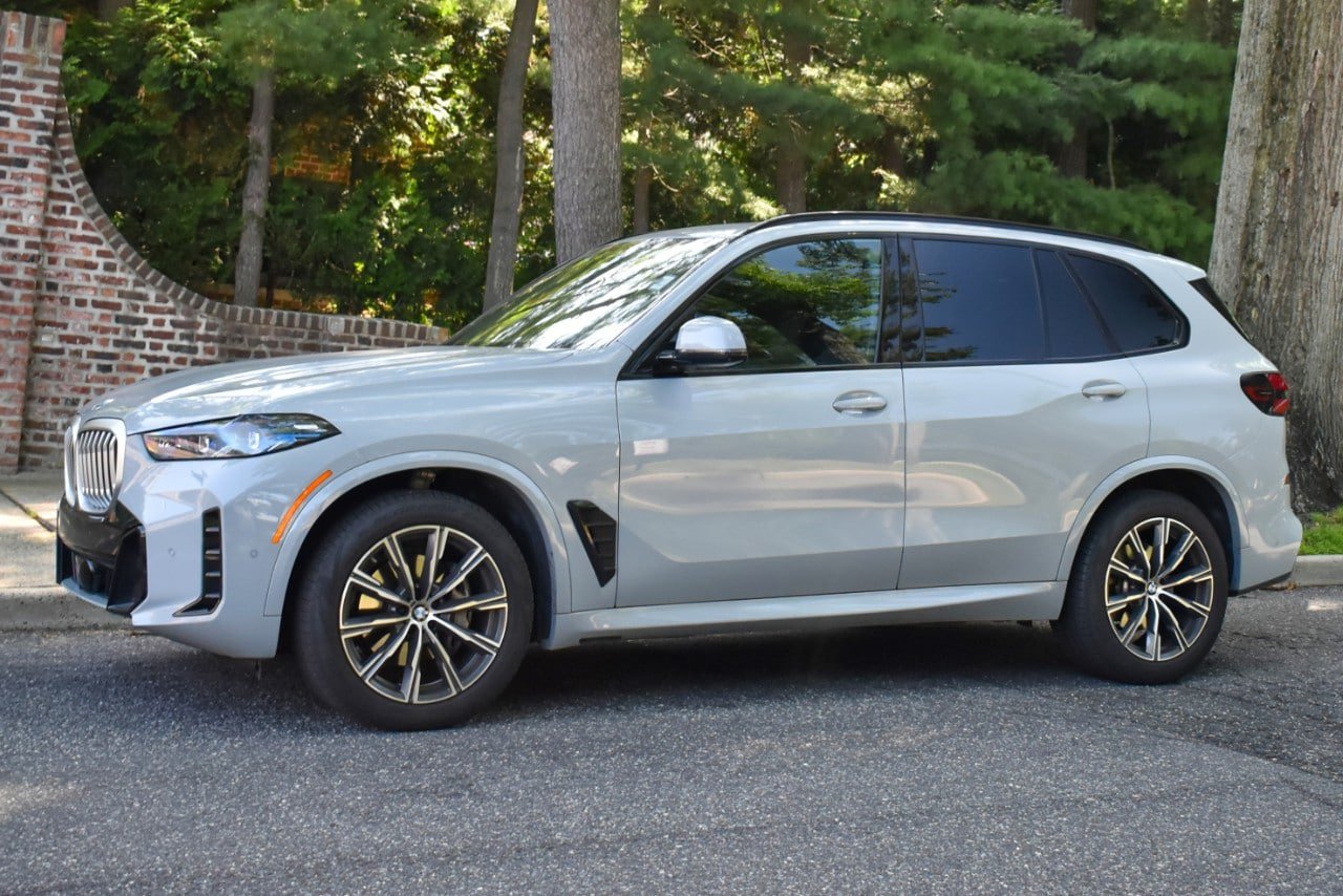 Used 2026 BMW X5 xDrive40i AWD/4WD image 3