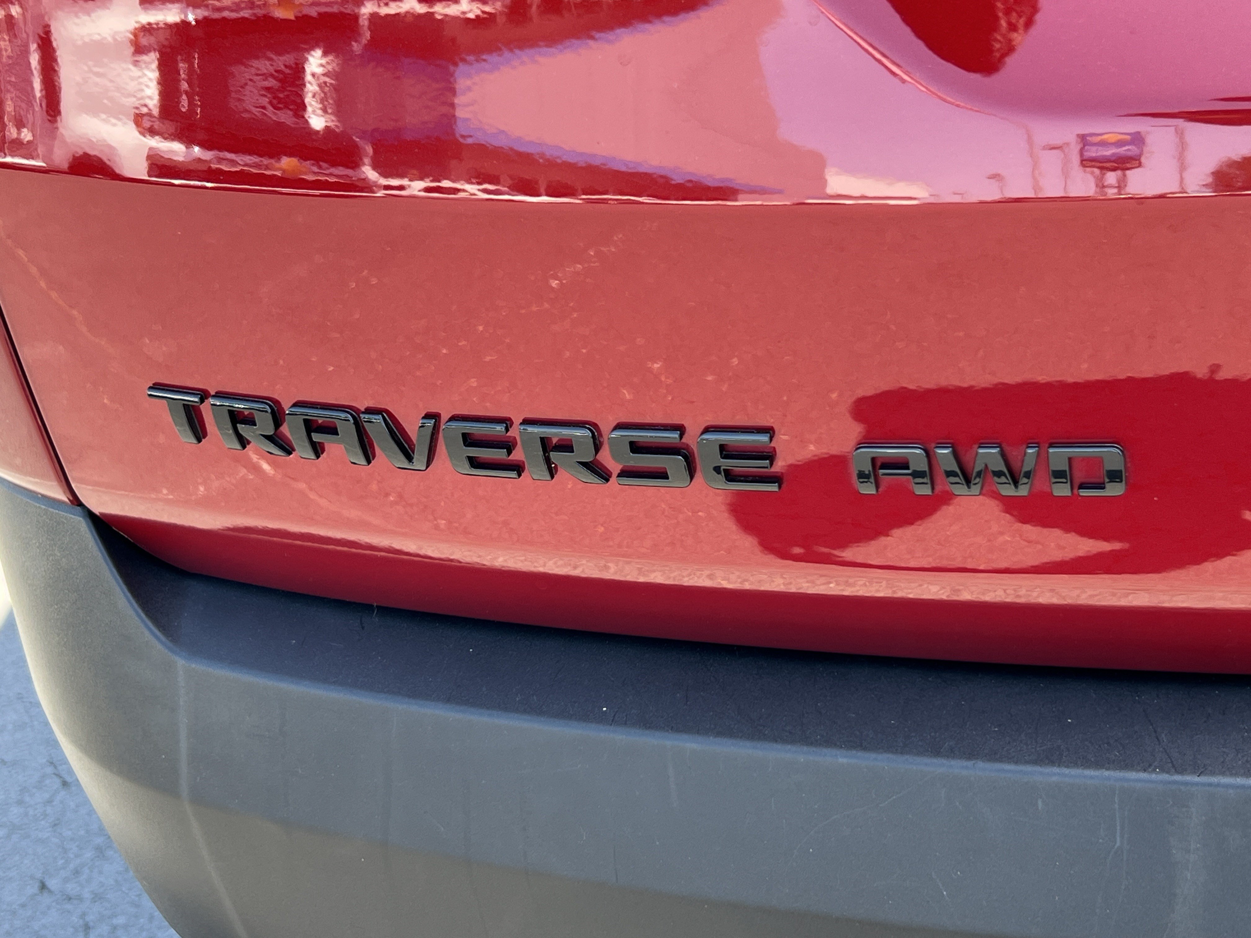 Used 2024 Chevrolet Traverse RS AWD/4WD image 9