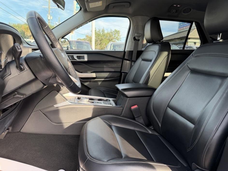 Used 2022 Ford Explorer XLT w/ Equipment Group 202A image 16