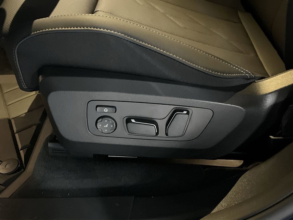 New 2025 BMW X3 xDrive30i w/ Convenience Package image 12