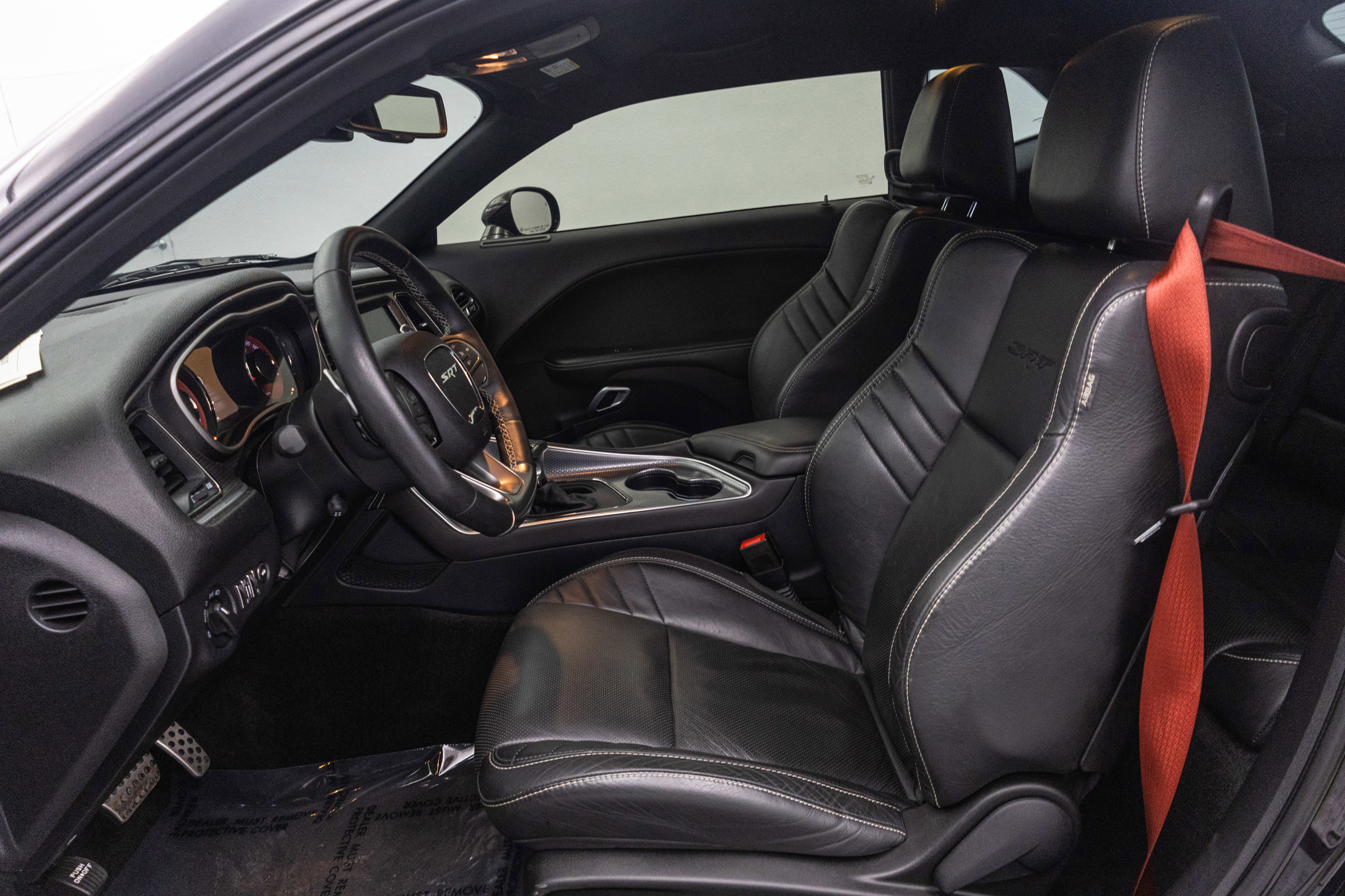 Used 2015 Dodge Challenger SRT Hellcat image 31