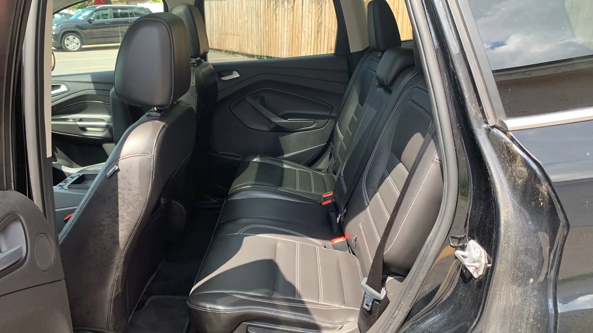 Used 2017 Ford Escape Titanium w/ Canadian Touring Package AWD/4WD image 15