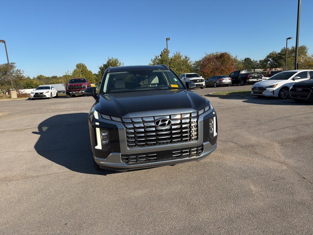 Used 2024 Hyundai Palisade Calligraphy image 2