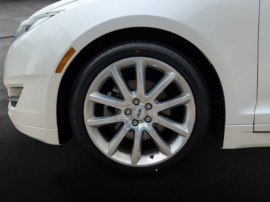 Used 2016 Lincoln MKZ w/ Equipment Group 300A Reserve FWD image 9
