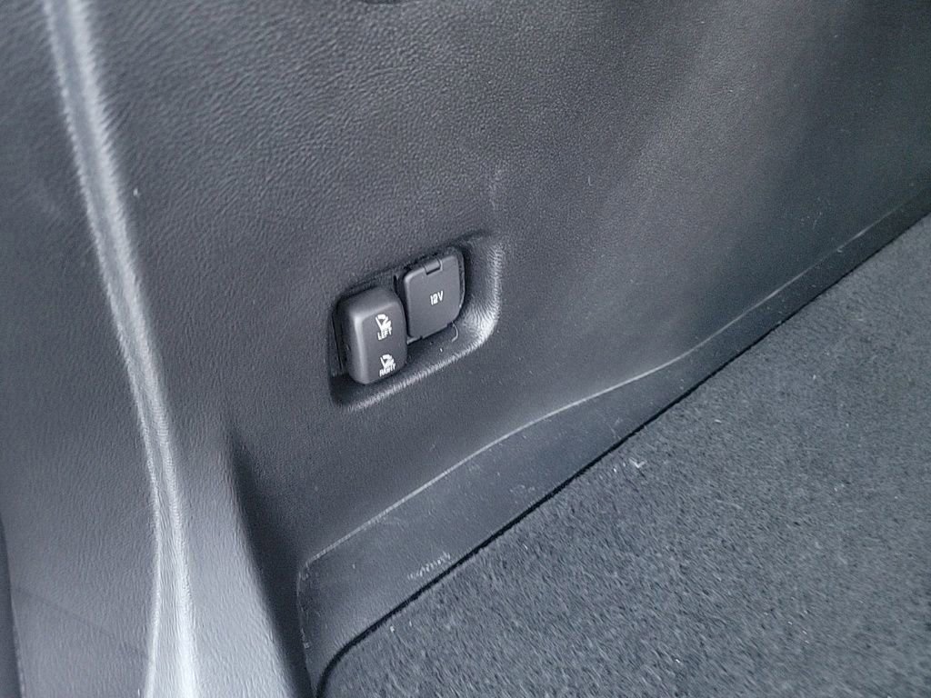 Certified 2022 Ford Edge ST-Line w/ Class II Trailer Tow Package image 28