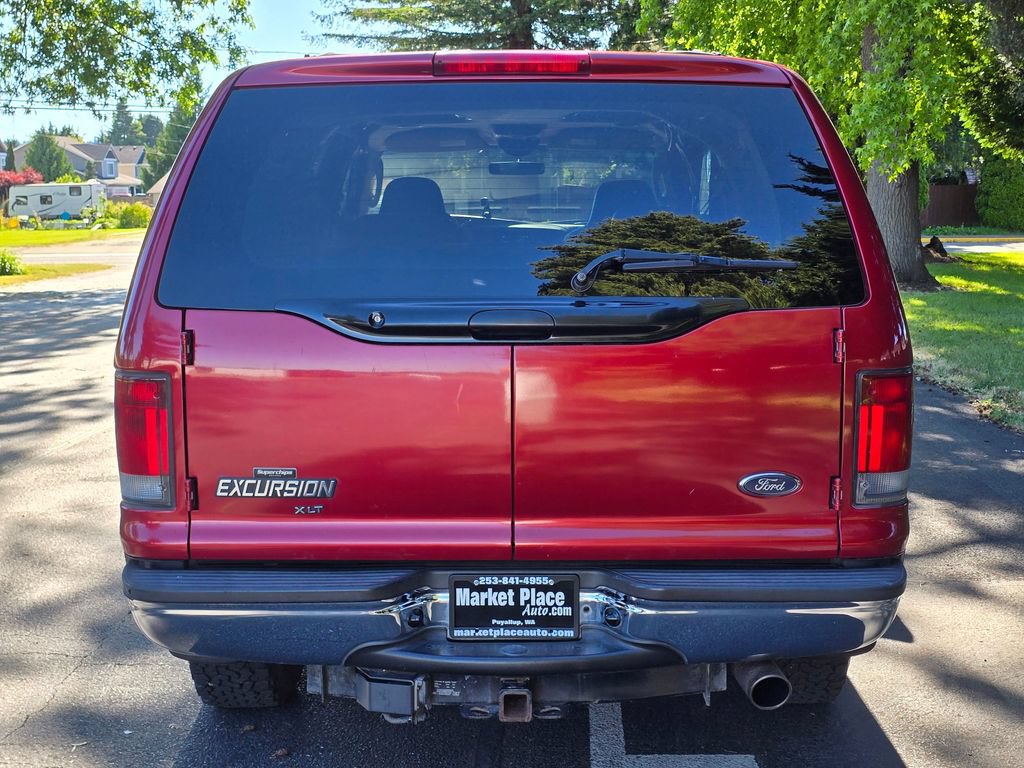 Used 2004 Ford Excursion XLT AWD/4WD image 4