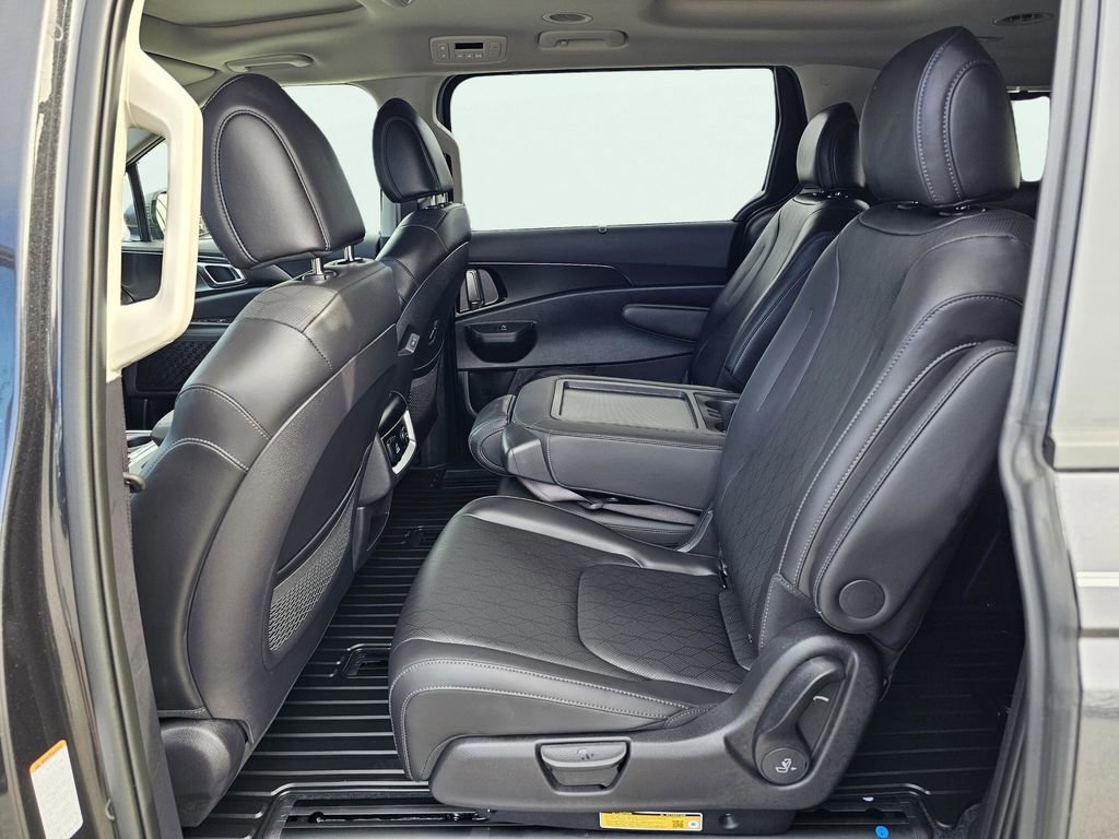 Certified 2026 Kia Carnival SX w/ SX Dark Edition Package image 32