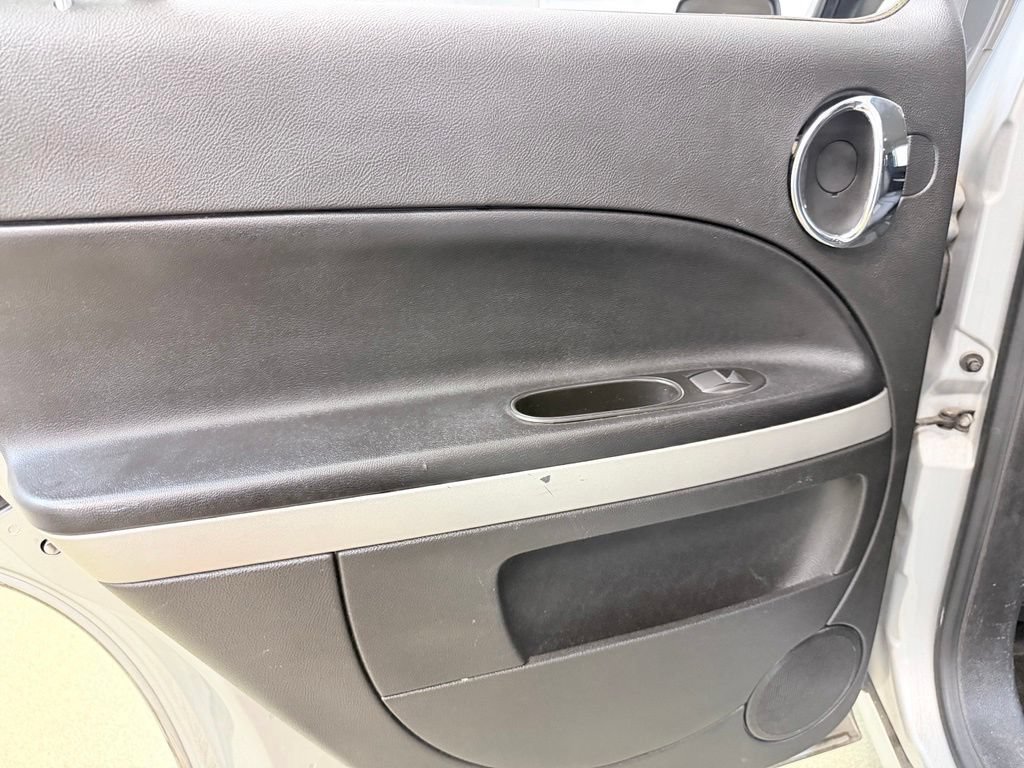 Used 2010 Chevrolet HHR LT FWD image 16