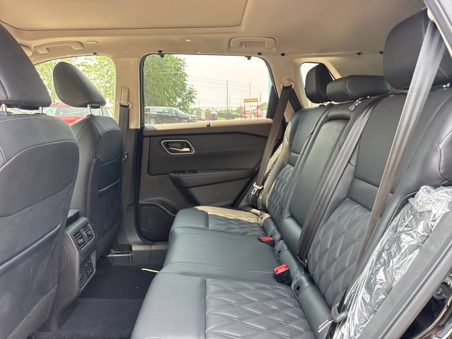 Used 2023 Nissan Rogue Platinum w/ Platinum Premium Package AWD/4WD image 11