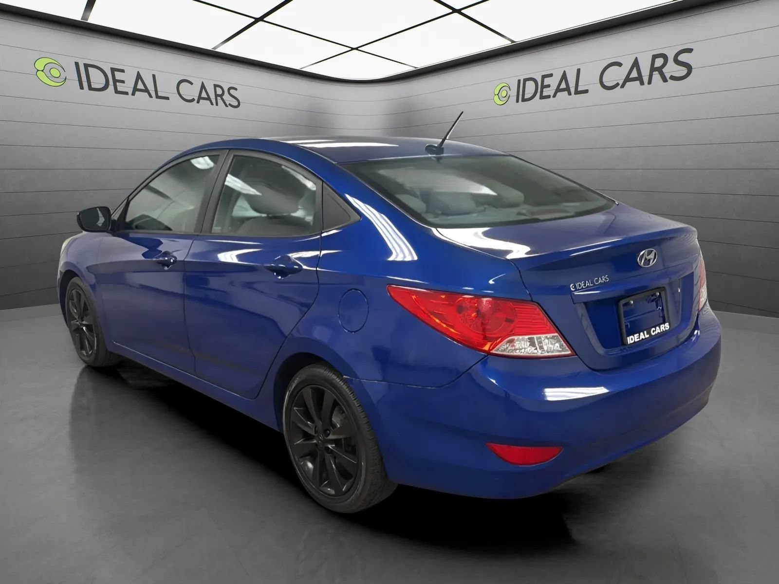 Used 2012 Hyundai Accent GLS w/ Premium Pkg 3 FWD image 7
