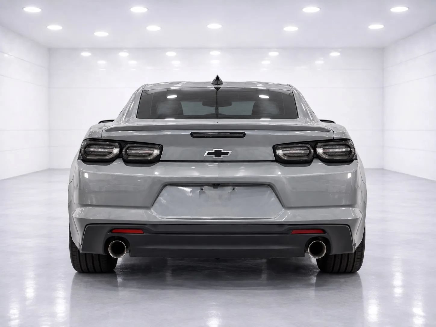 Used 2023 Chevrolet Camaro LS RWD image 4