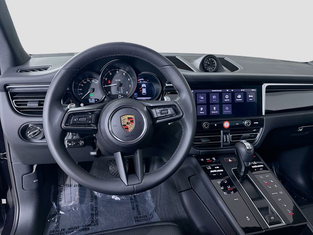 Certified 2024 Porsche Macan image 25