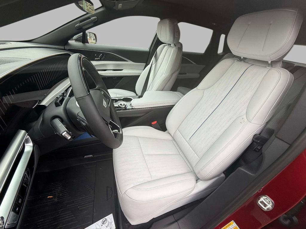 Used 2026 Cadillac Lyriq Luxury w/ LPO, Floor Liner Package AWD/4WD image 2