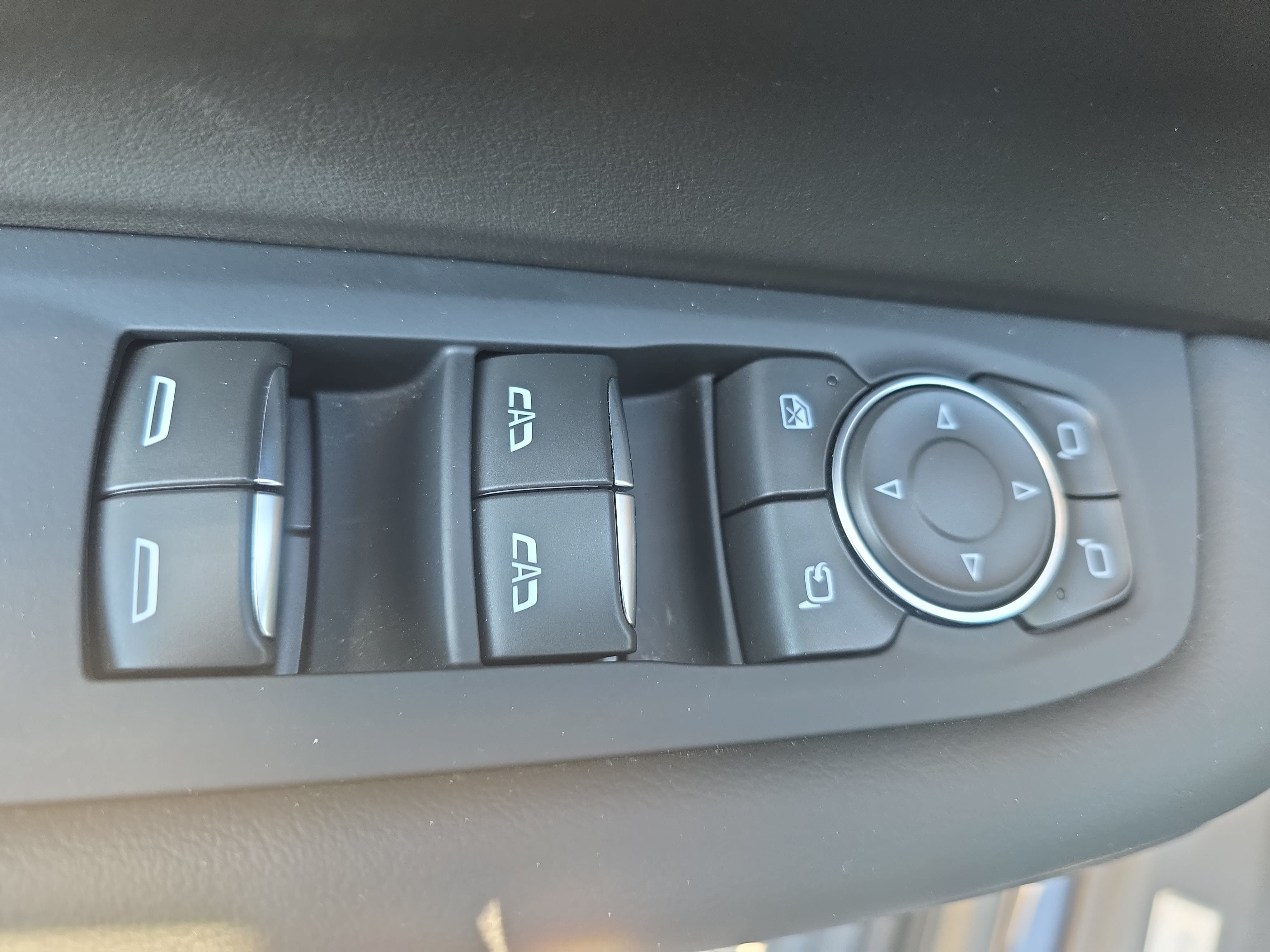 Used 2025 Chevrolet Suburban High Country AWD/4WD image 29