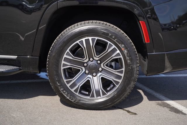 Used 2024 Jeep Wagoneer 4WD w/ Premium Group I image 44