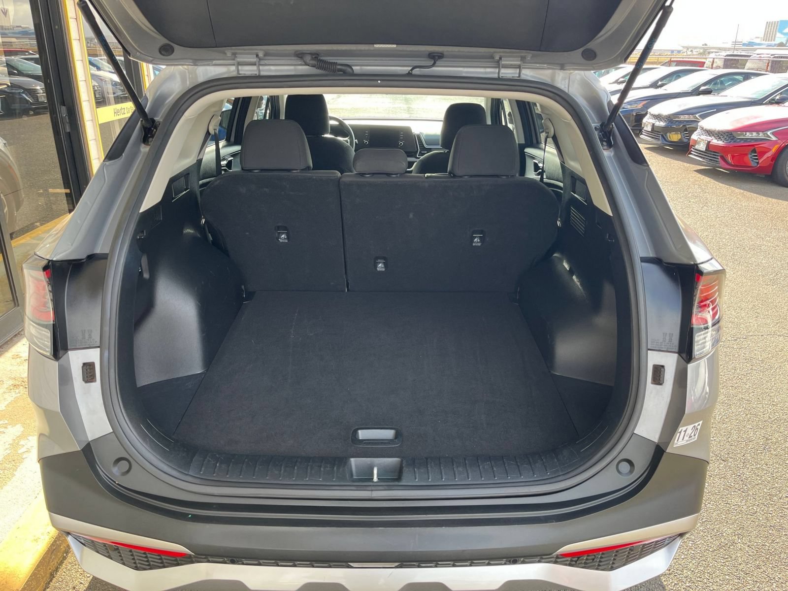 Used 2025 Kia Sportage LX FWD image 29