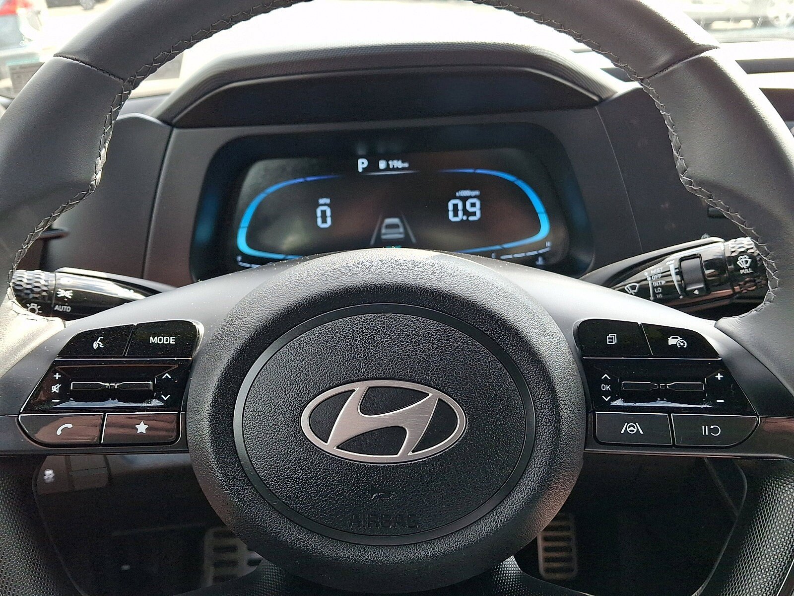 Certified 2025 Hyundai Elantra Sport FWD image 18
