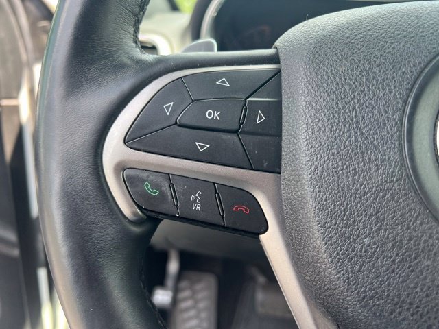 Used 2017 Jeep Grand Cherokee Altitude AWD/4WD image 14