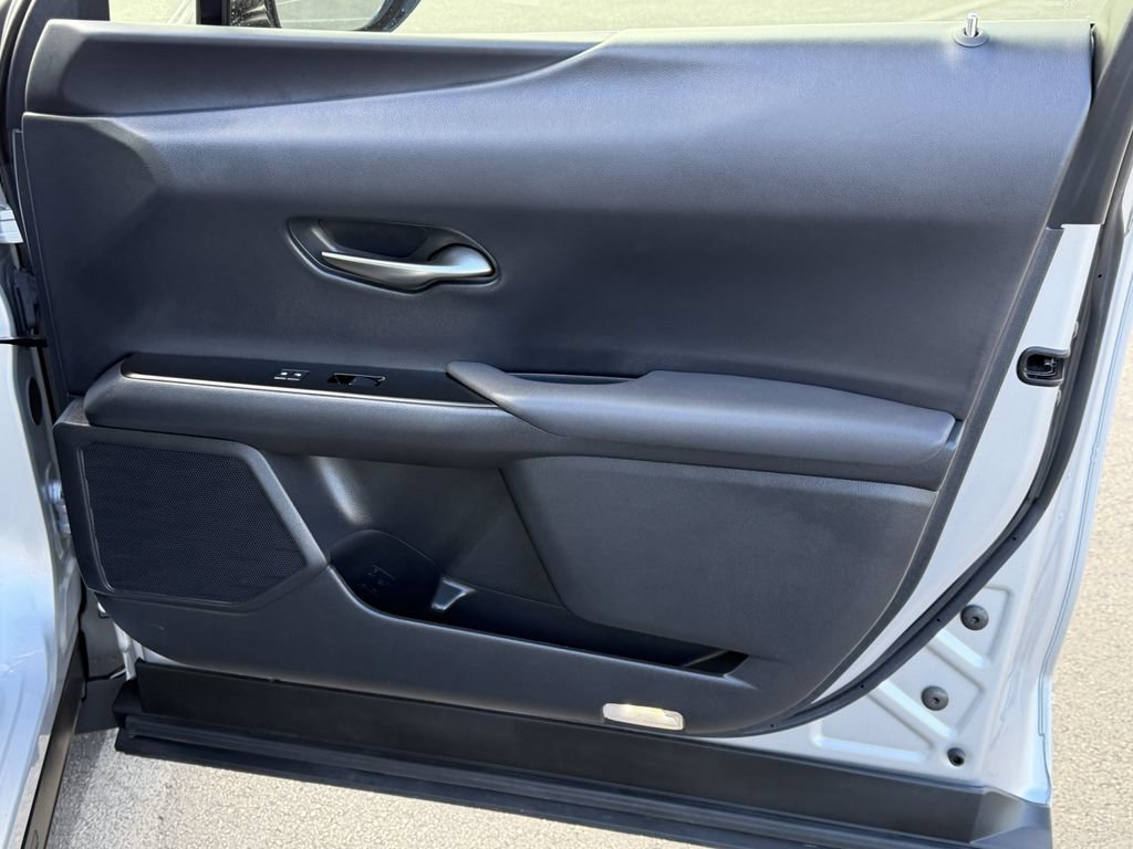 Used 2019 Lexus UX 250h w/ Premium Package AWD/4WD image 16