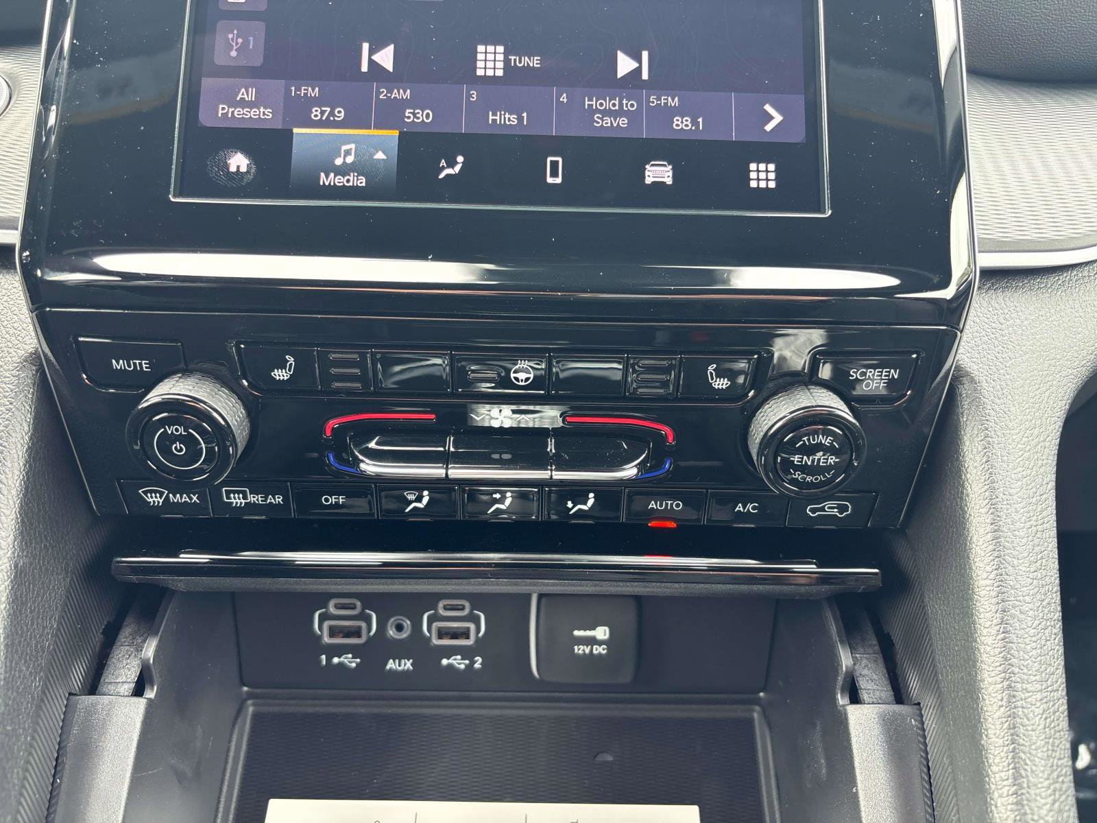 New 2025 Jeep Grand Cherokee L Laredo image 12