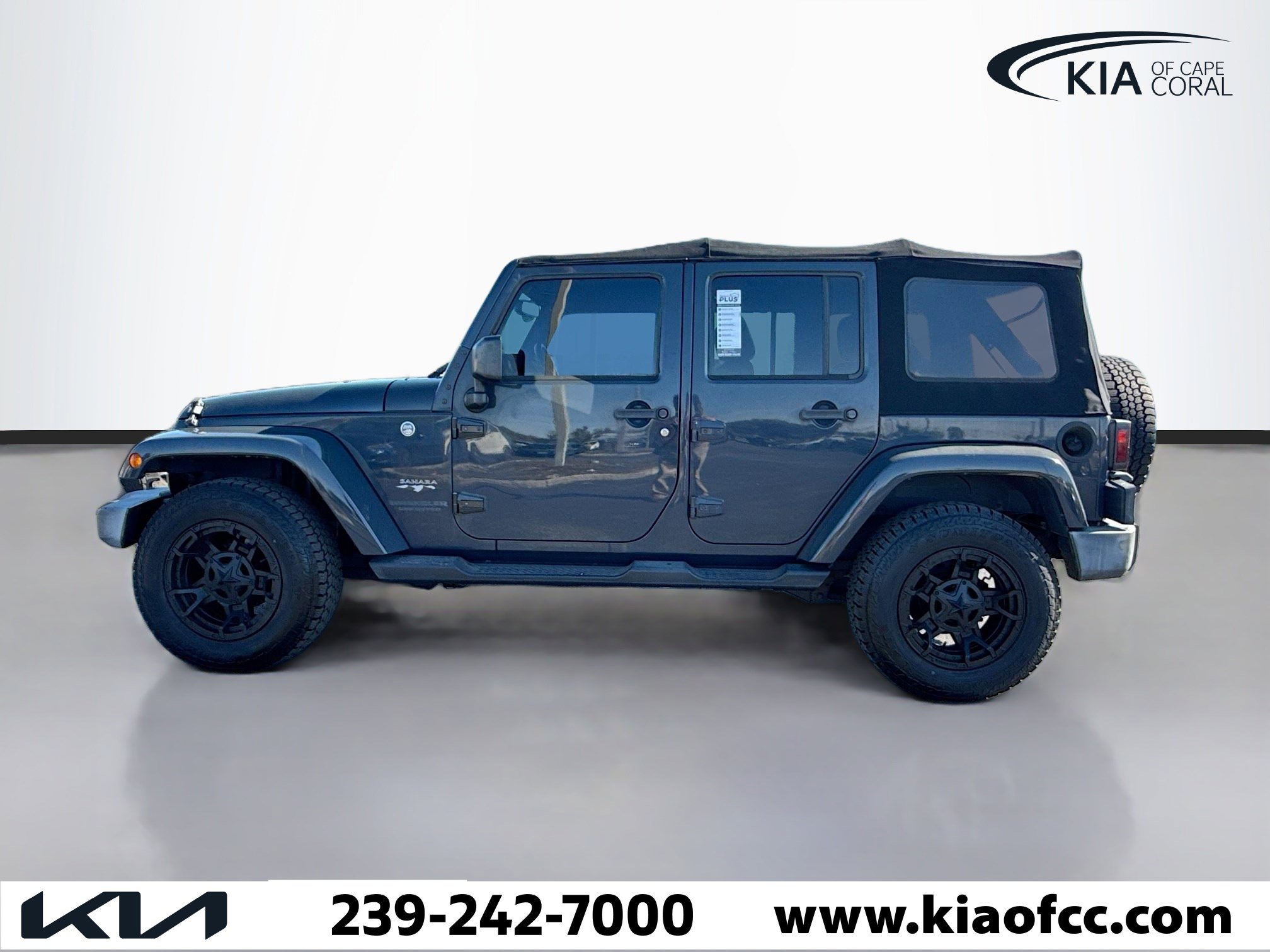 Used 2017 Jeep Wrangler Unlimited Sahara w/ Connectivity Group image 2