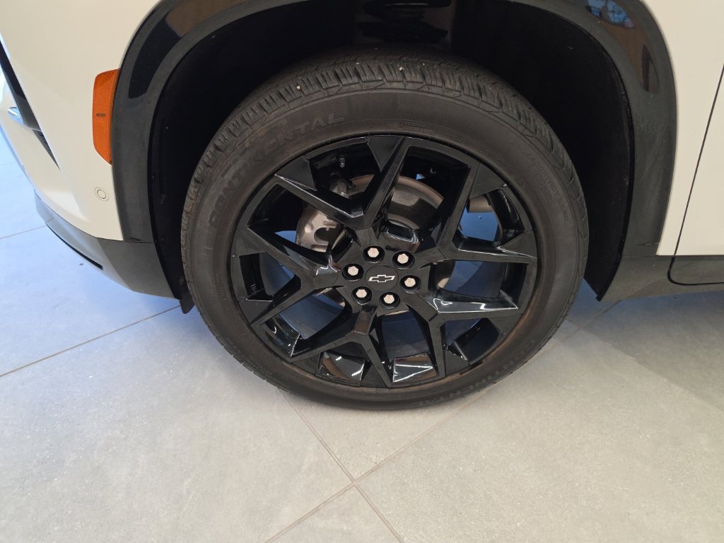 Used 2025 Chevrolet Traverse RS w/ LPO, Floor Liner Package FWD image 66