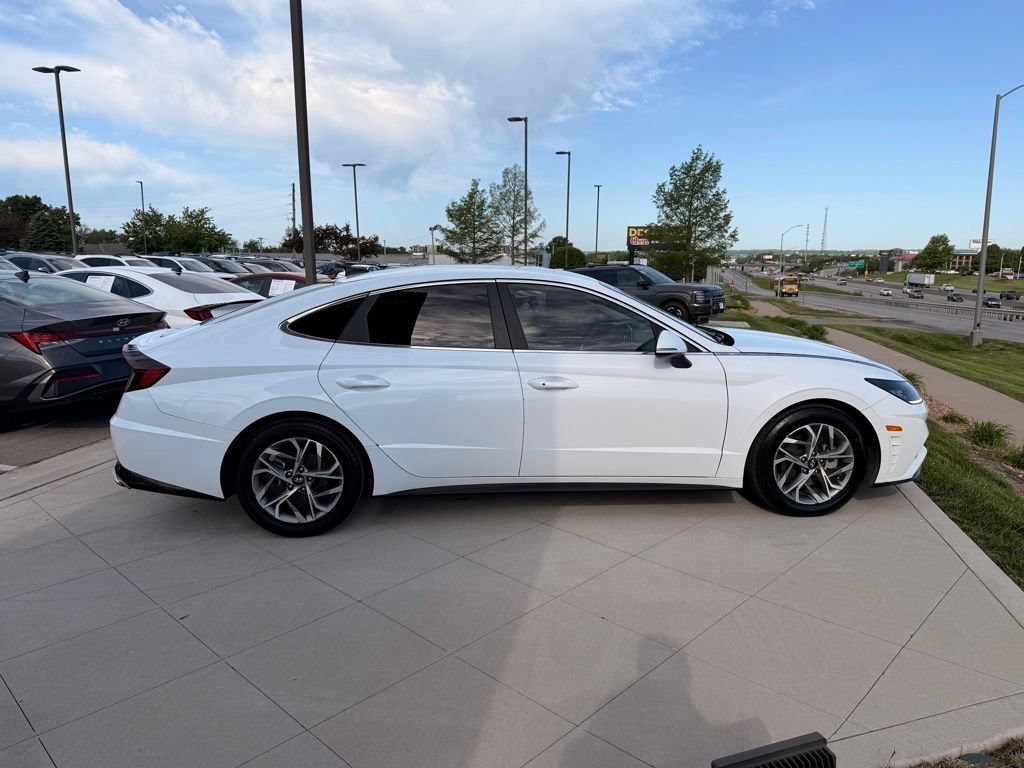 Used 2023 Hyundai Sonata SEL w/ Cargo Package FWD image 9