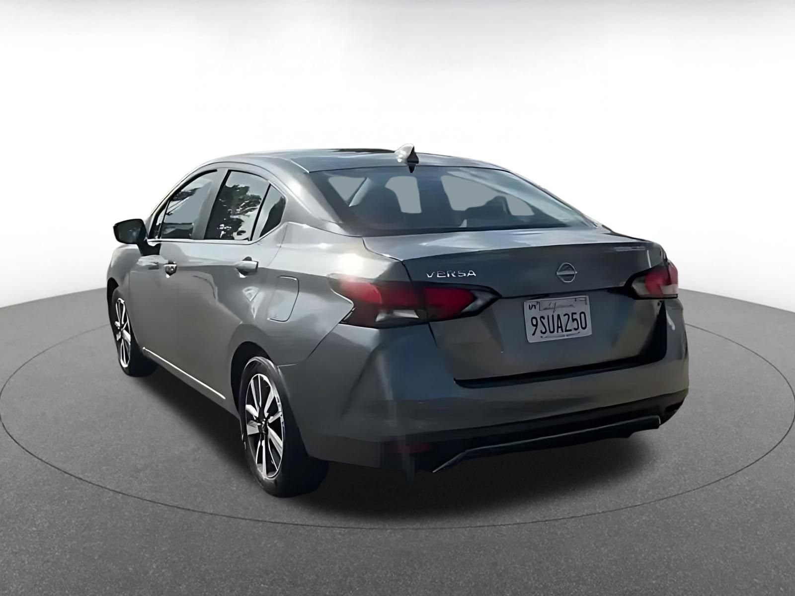 Used 2025 Nissan Versa SV FWD image 10