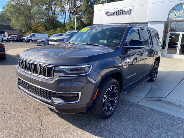Used 2025 Jeep Wagoneer Series III w/ 8-Passenger Seating Package AWD/4WD image 11